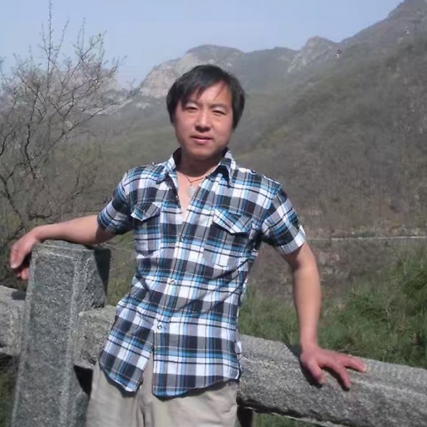 受伤深拥流影的照片