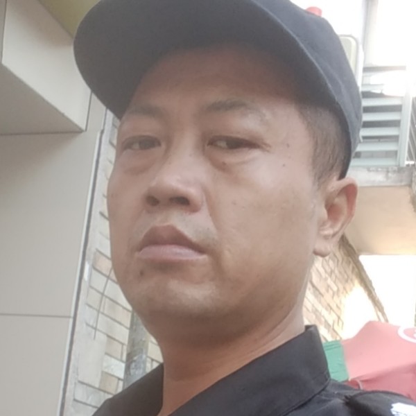 野狼拿务实的照片