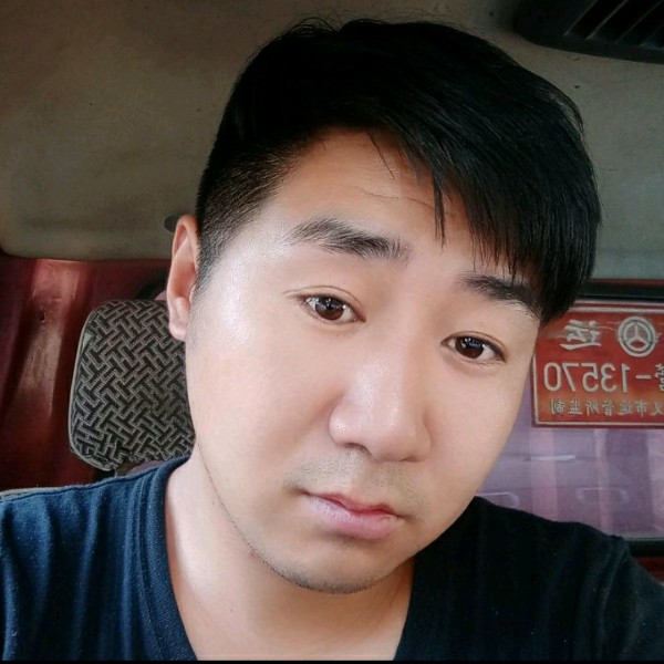 砖头阳光的照片