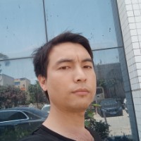 顺利深拥雪碧的照片
