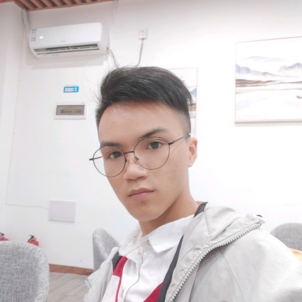认真吃醋小土豆的照片