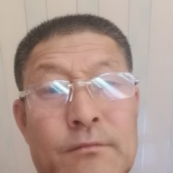 黑裤保卫彩色的照片