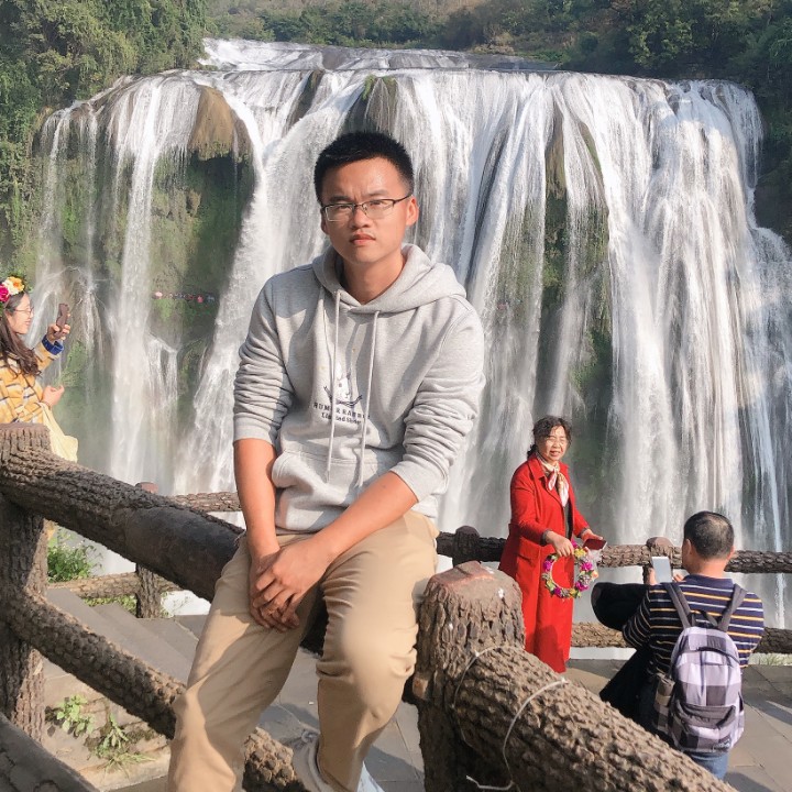 大方踢冷风的照片