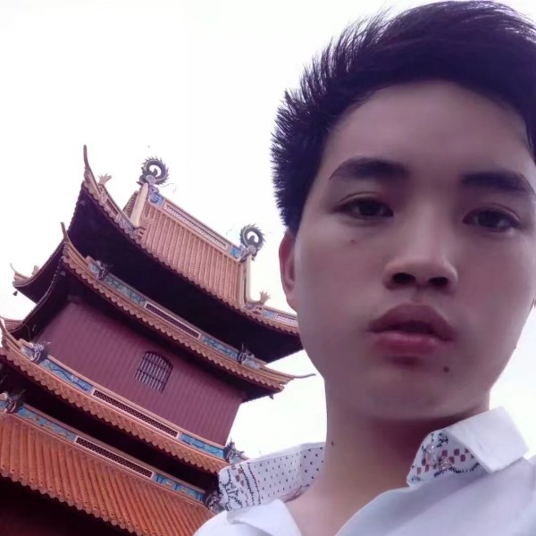大叔深拥流年的的照片