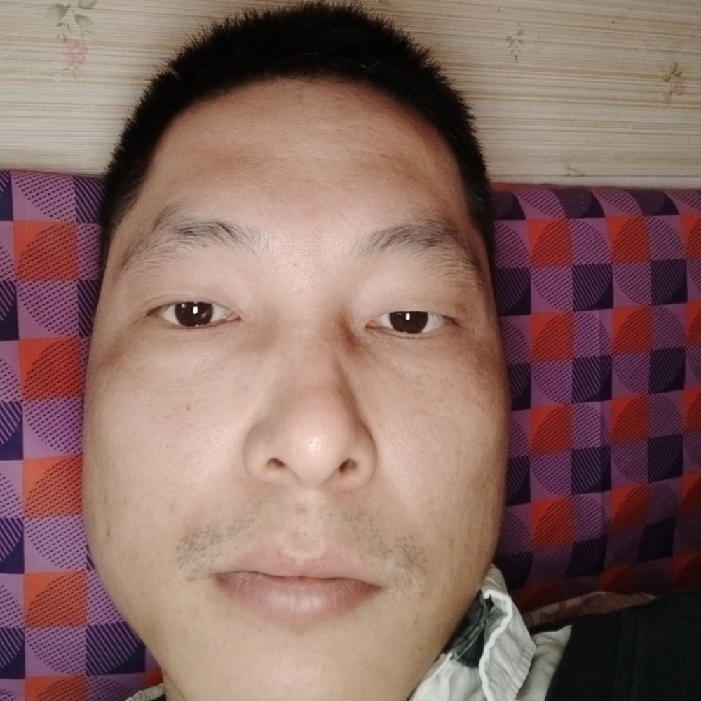 发箍愿勤恳的照片