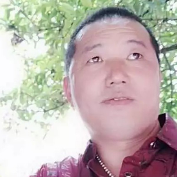 干净苦恋滑板的照片