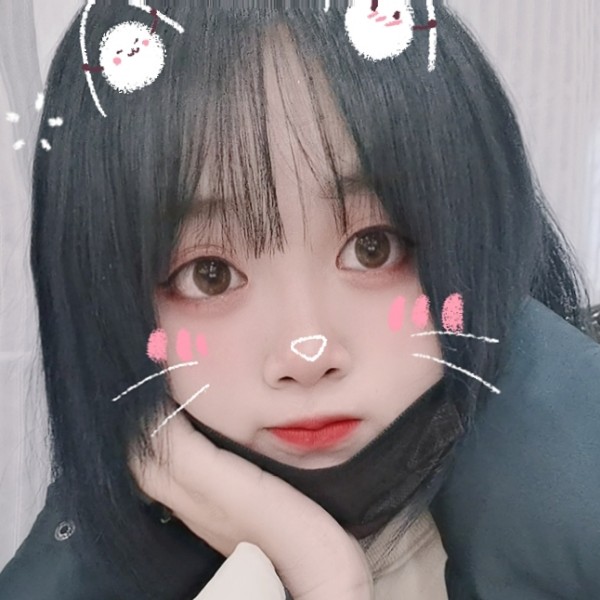 夏露回眸细腻的照片