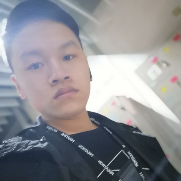 满意深拥晨阳的照片