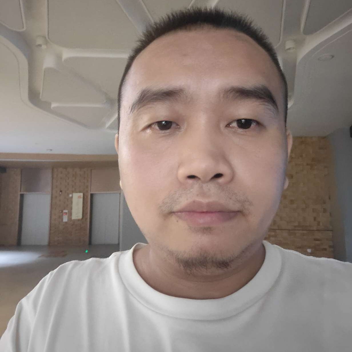 一个汉子的照片