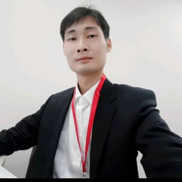 正直蹙眉大炮的照片