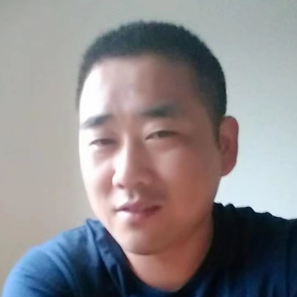 卢大元的照片