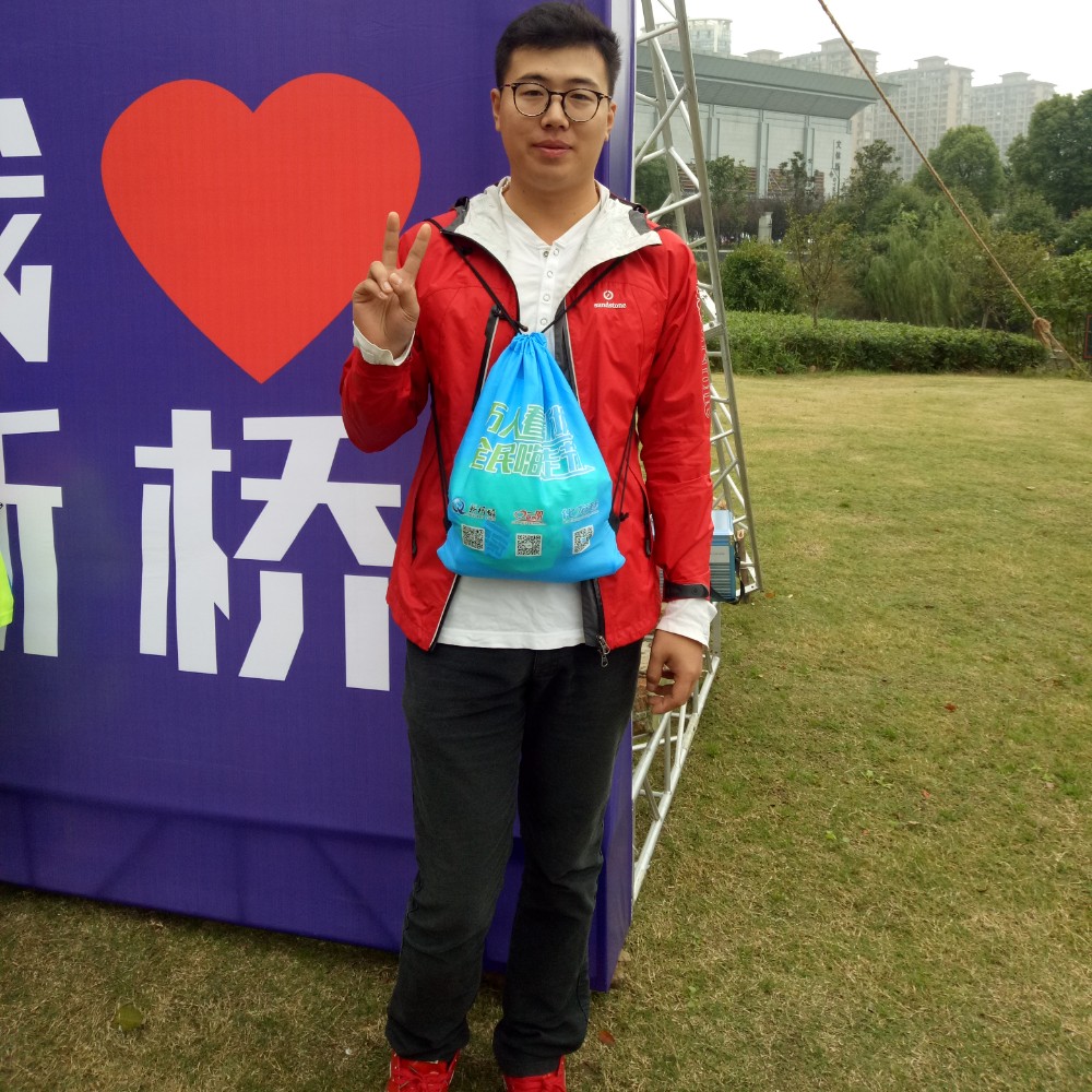 正儿八经的小骚年的照片