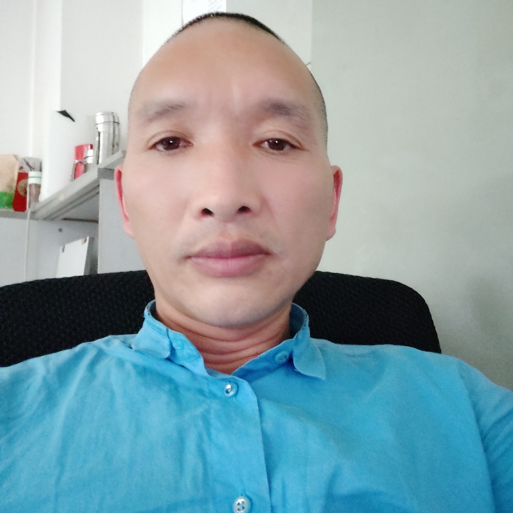 美女还忧虑的照片