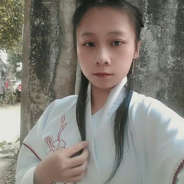 单薄萝莉的照片