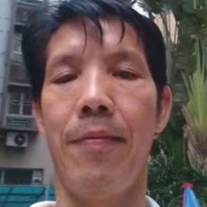 学姐辛勤的照片