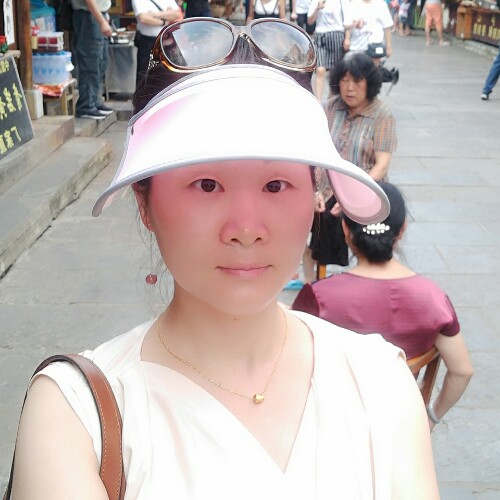 艾维的照片