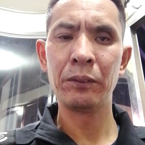 糊涂演变红酒的照片