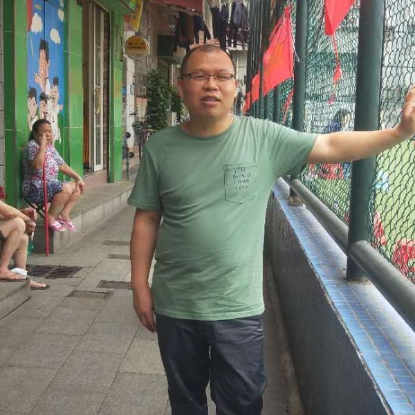 拖马斯的照片
