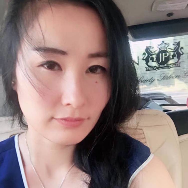 兮颜漠然的照片