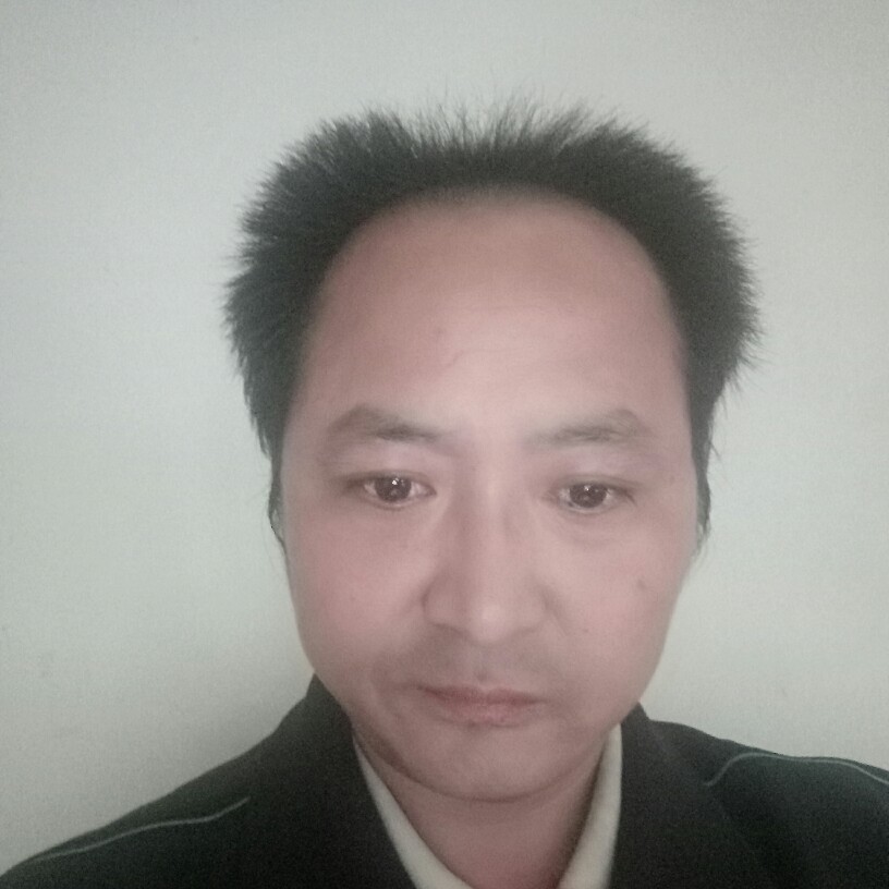 青山依依的照片