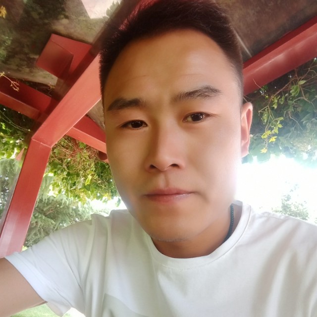 小懒猪还愉快的照片
