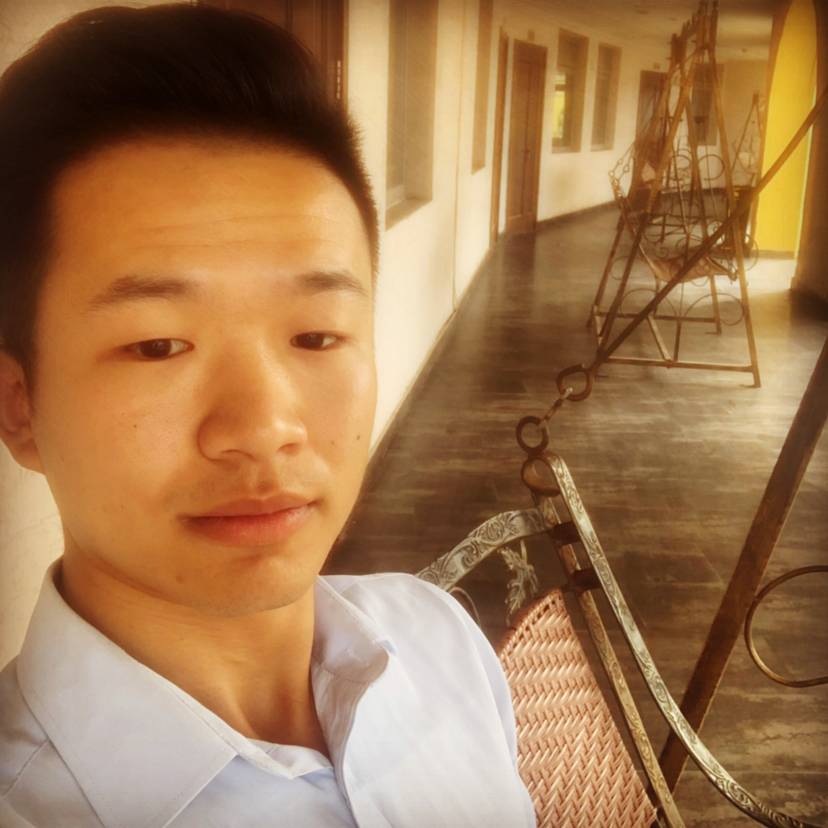 俊逸倾心情动的照片