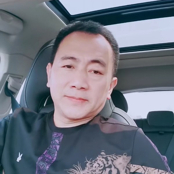 日出江花红胜火。的照片