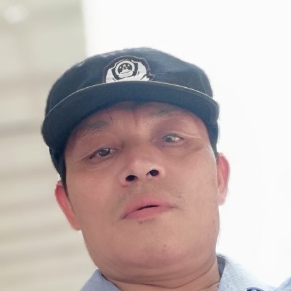 纯情浅吻路灯的照片