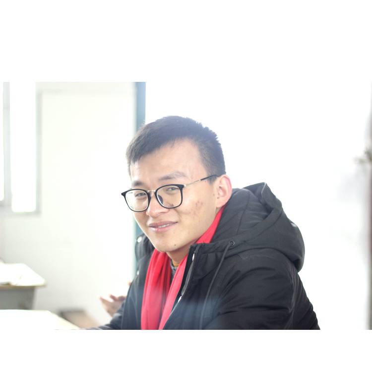 建安人士的照片