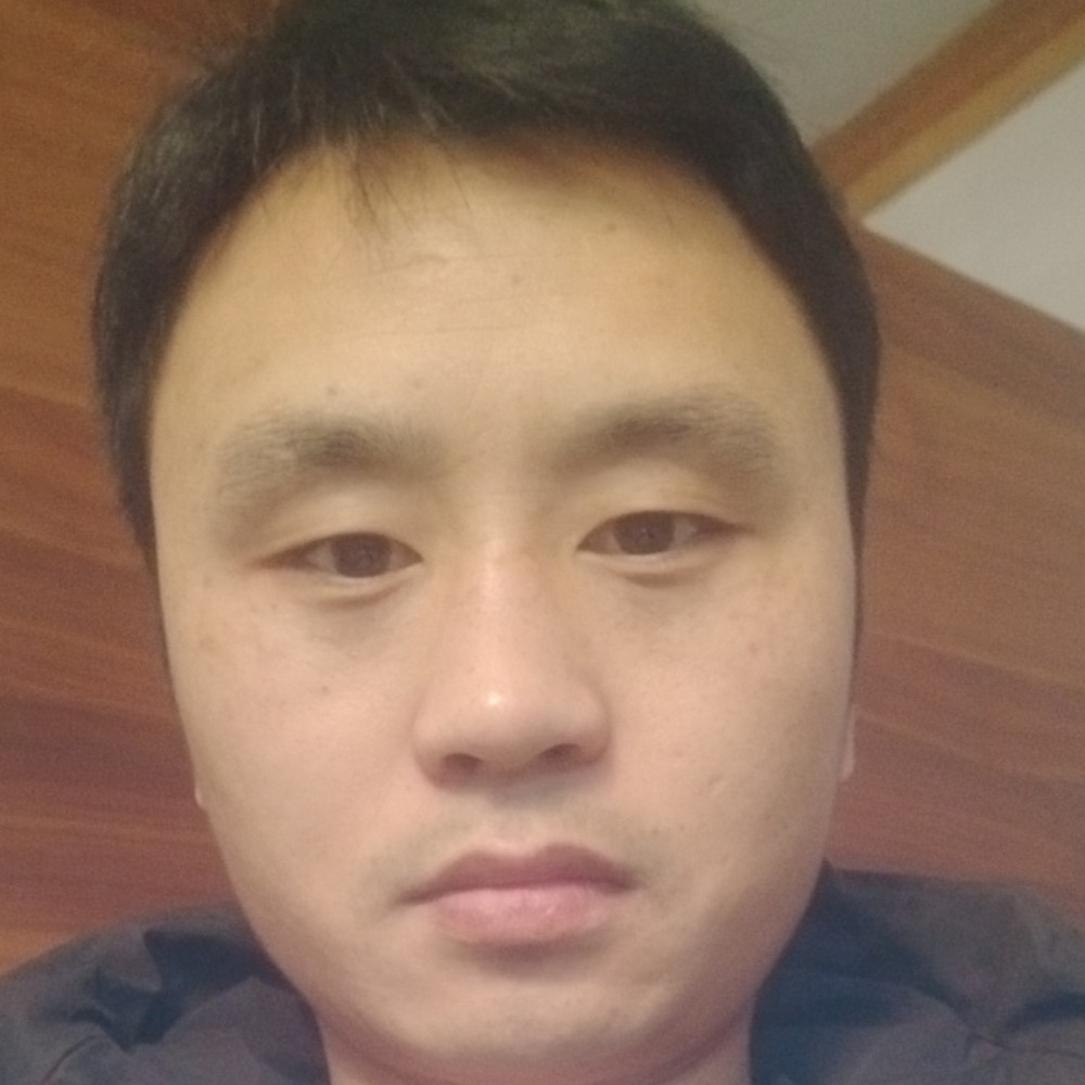 在路口的照片
