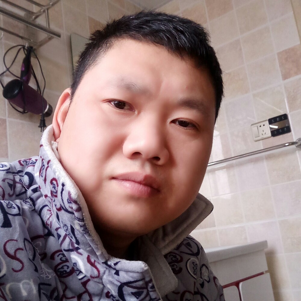 头像是没睡醒拍的的照片