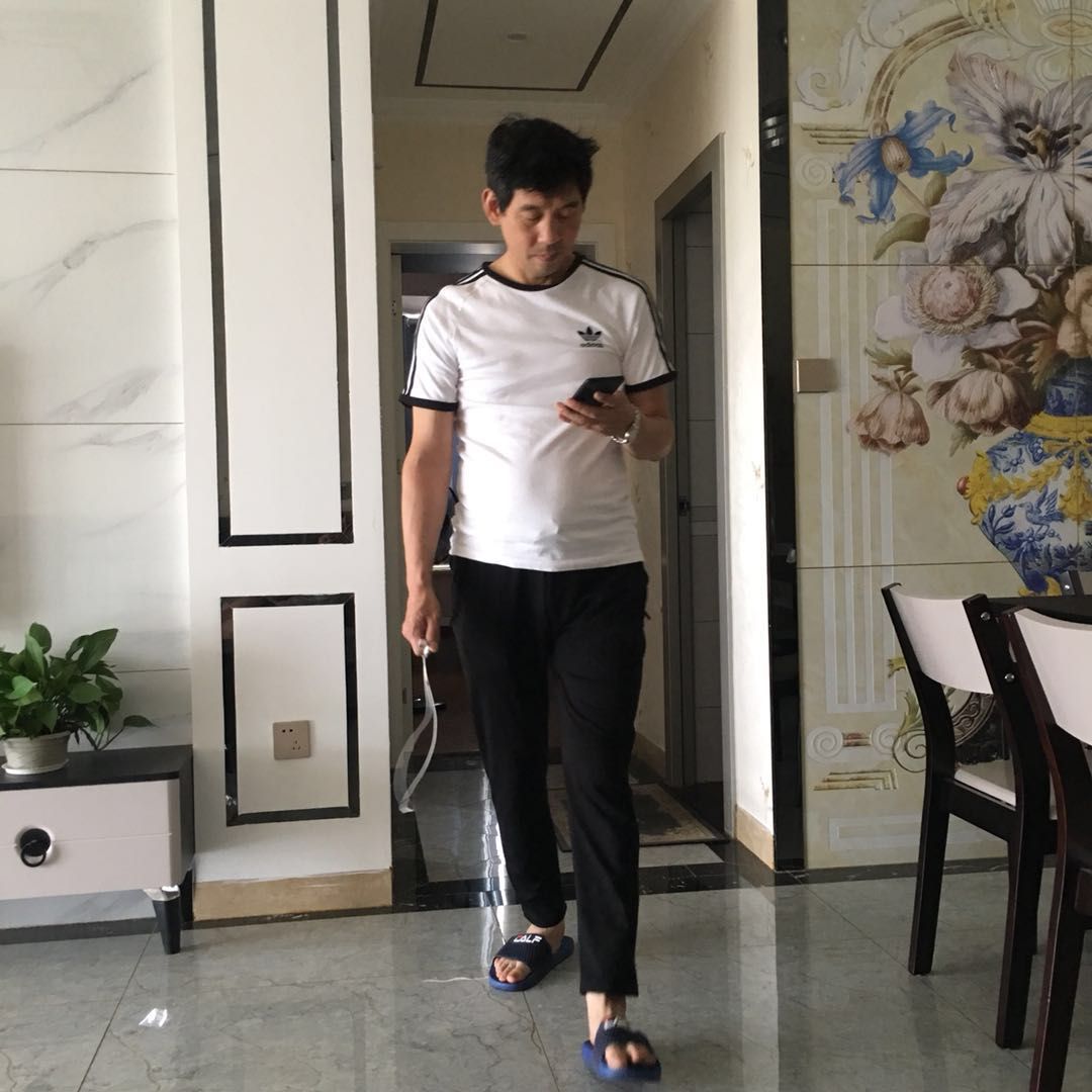 淡淡扯外套的照片