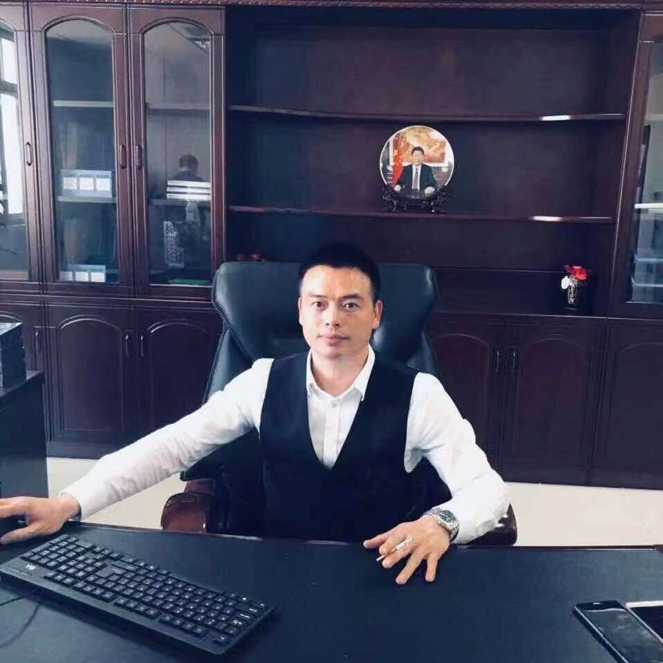 冷静漫步早晨的照片