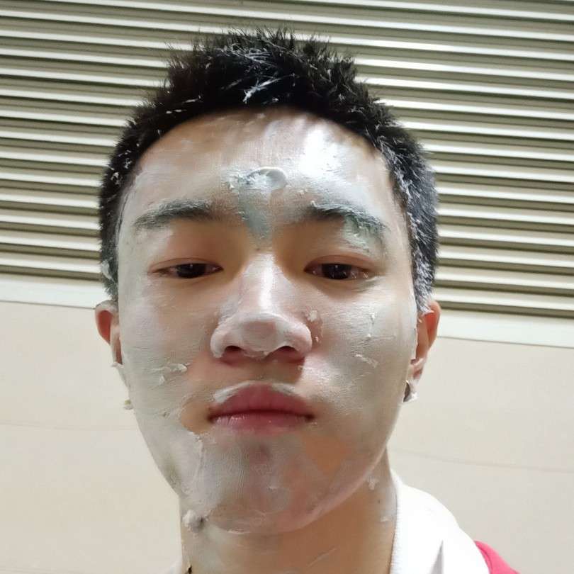 温柔倾心笑靥的照片