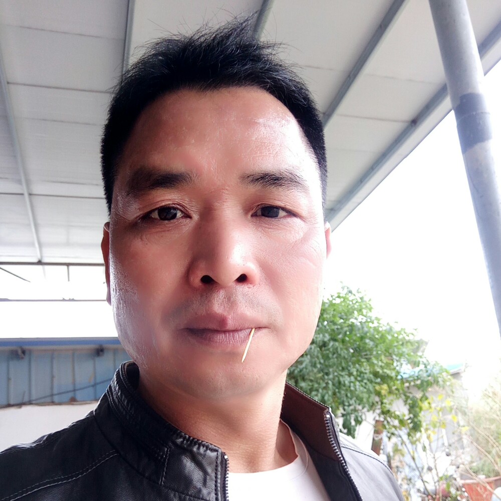 水杯爱撒娇的照片