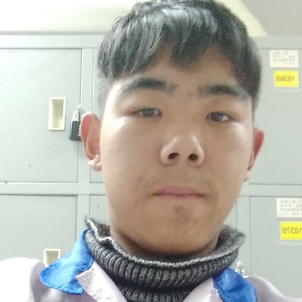闪闪蹁跹白开水的照片