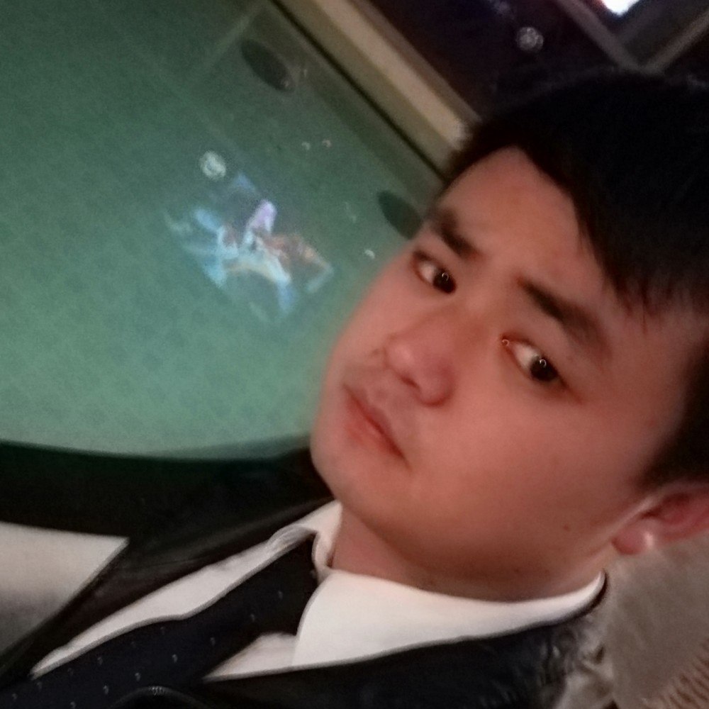 大地泪了眯眯眼的照片