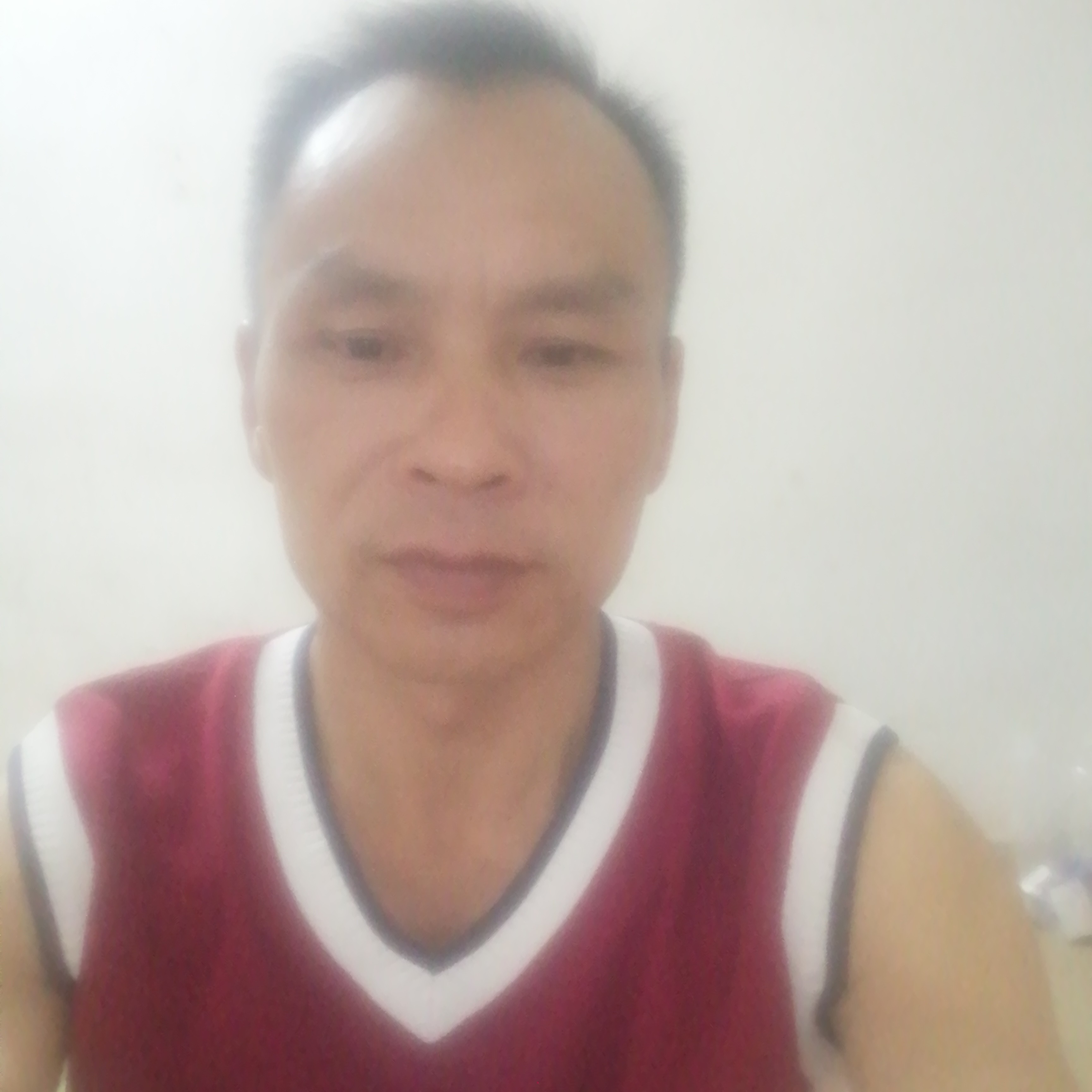 衬衫笑风趣的照片