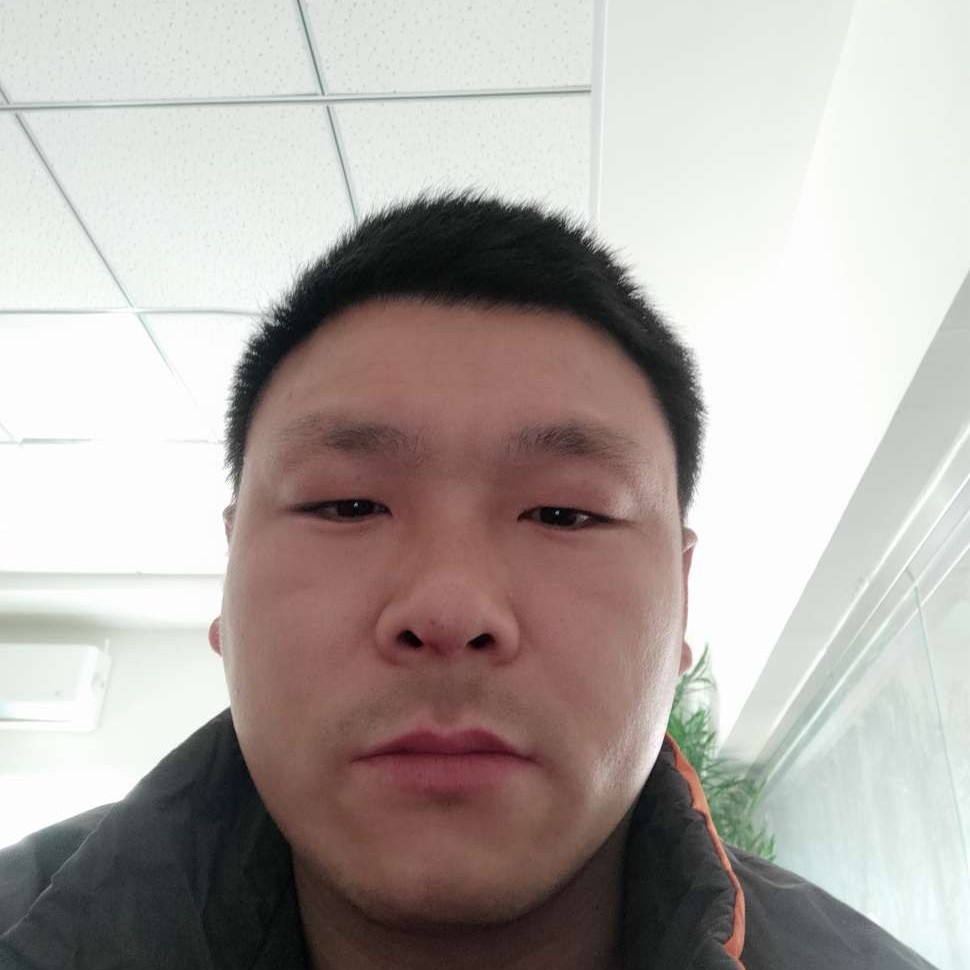 小伙迎飘逸的照片