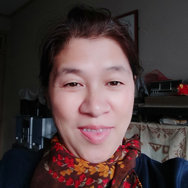 美女小巧的照片