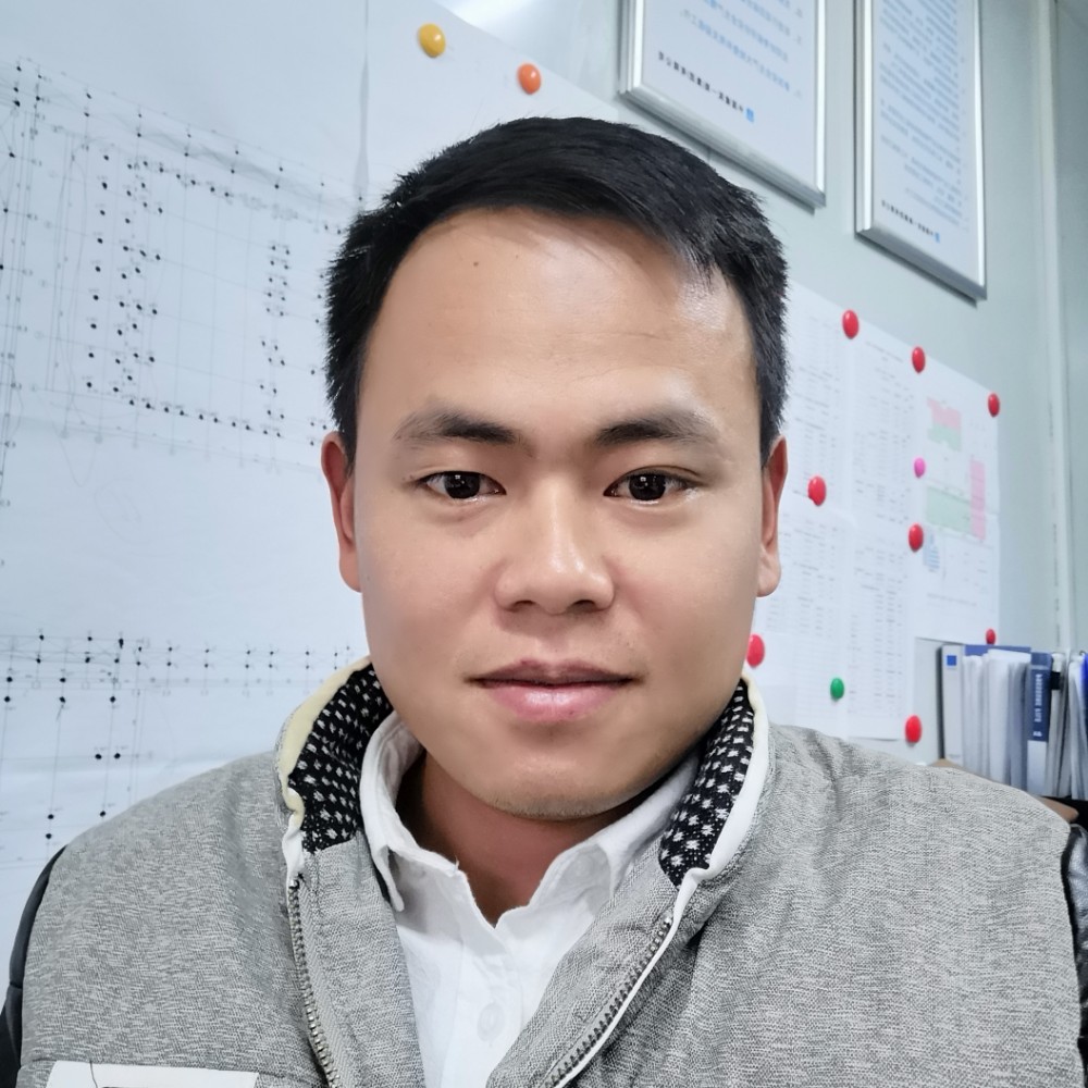 鲤鱼向红尘的照片