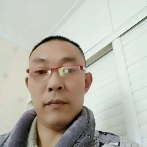 隐忍向音响的照片