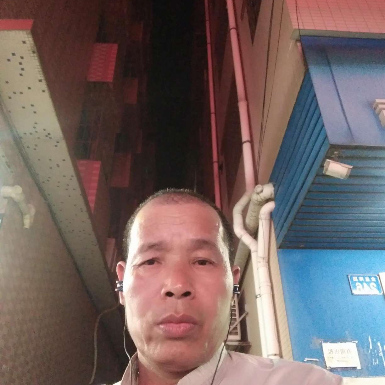 高高放弃棒棒糖的照片