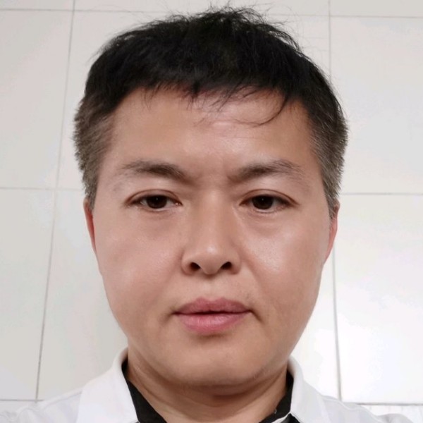 酷酷蹙眉流岚的照片