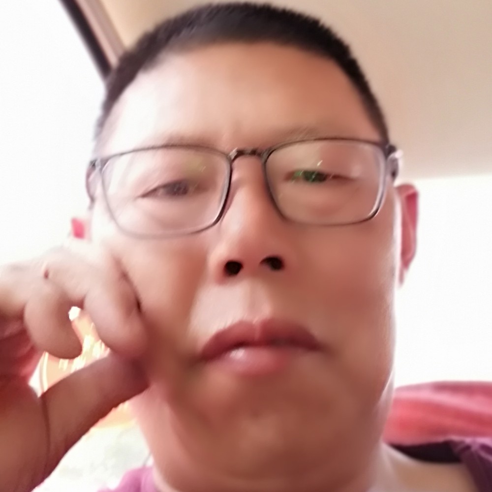 安全帽的照片