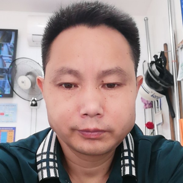 包容微笑小成的照片