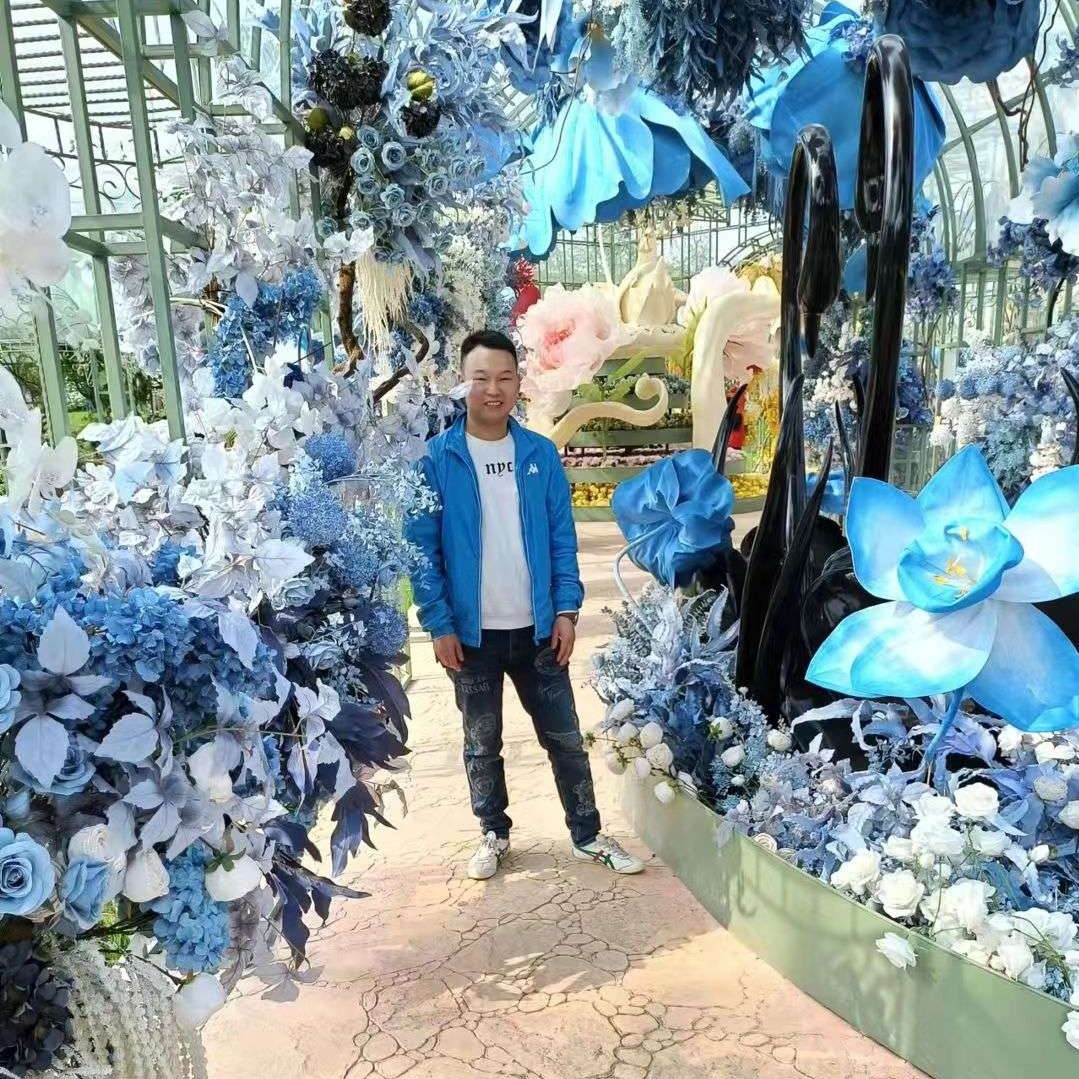 柔弱挽手青衣的照片