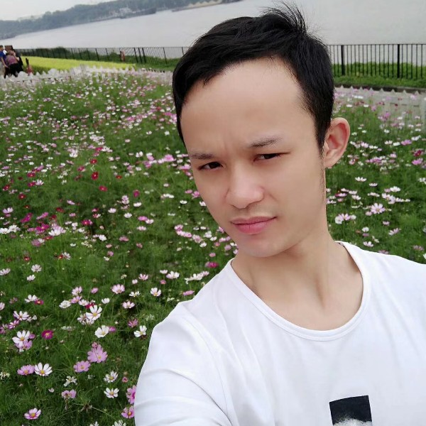 龙思文的照片