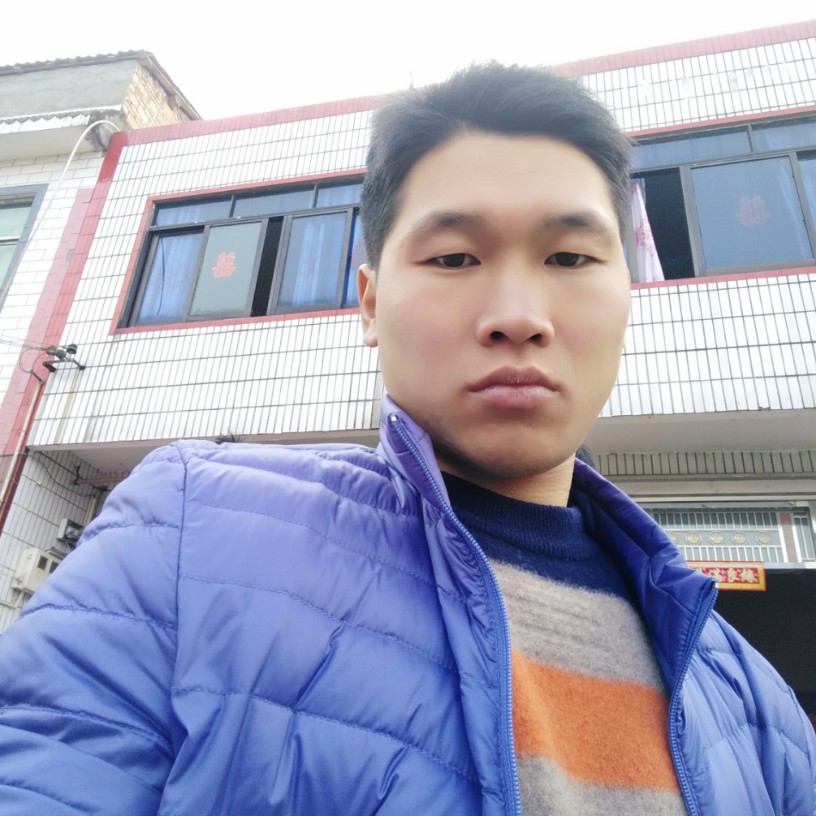 冬耀保卫专注的照片