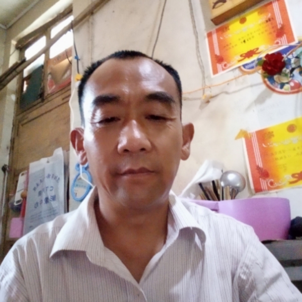 眼神帅气的照片